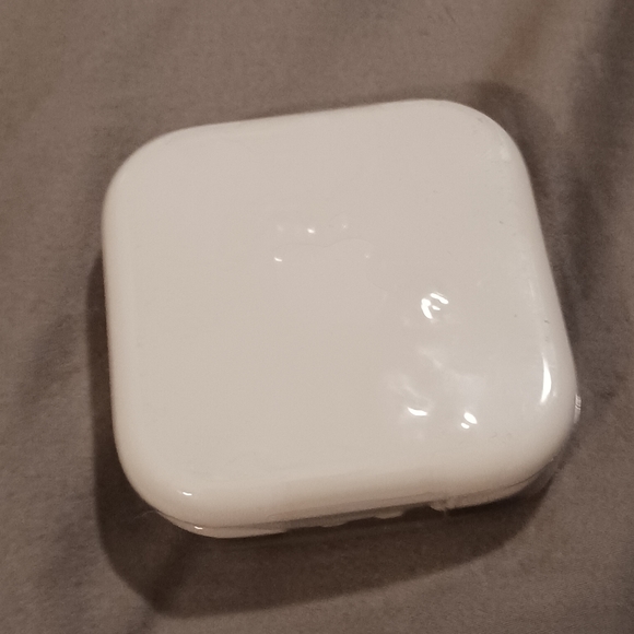 NEW! APPLE Ear Buds - Picture 7 of 7